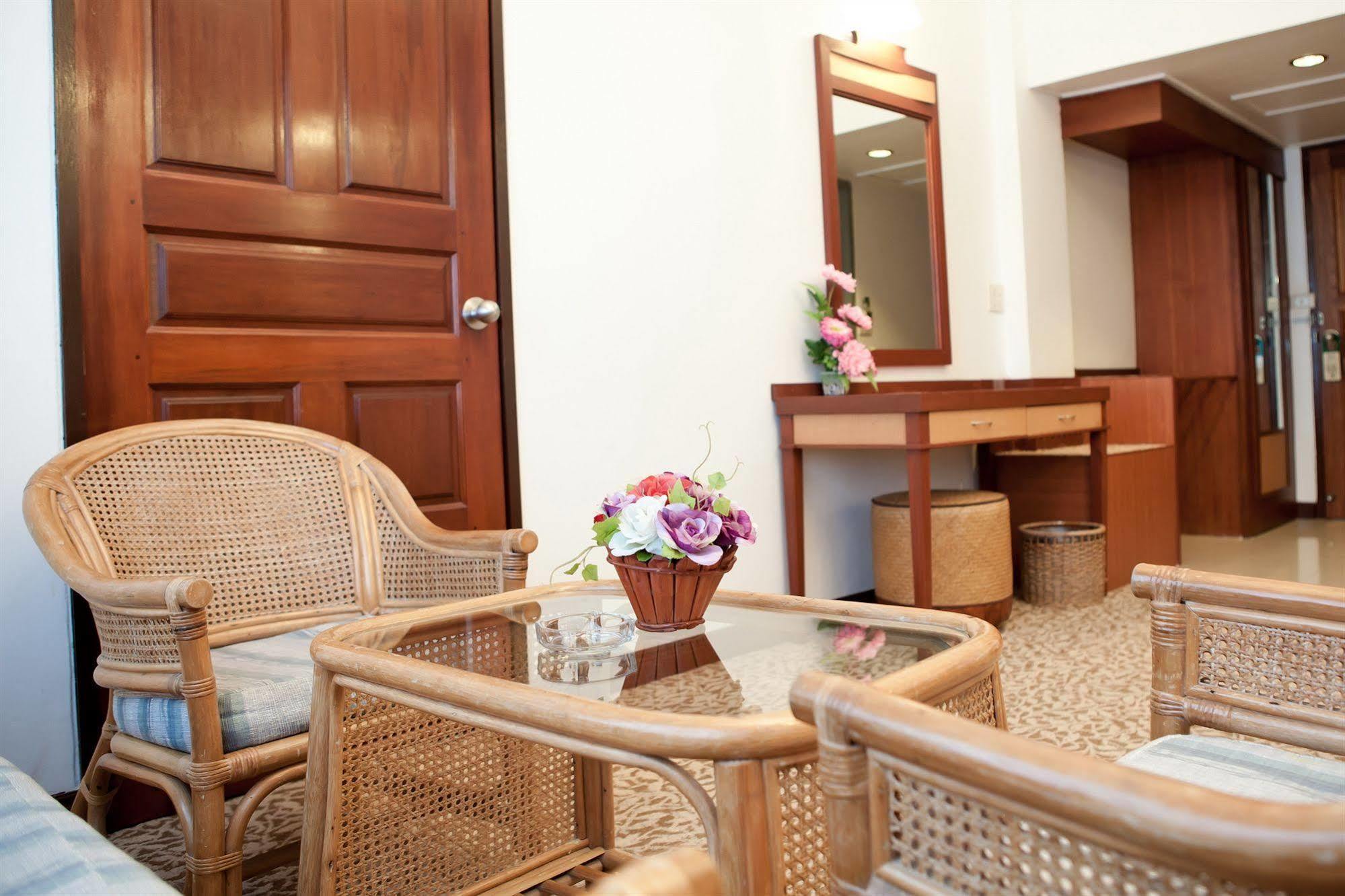 Tanyong Hotel Narathiwat Exterior photo